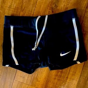 Women’s Nike shorty compression shorts